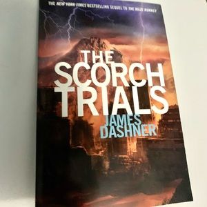 The Scorch Trails (Maze Runner Book 2)